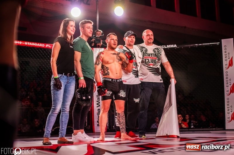 Zdjęcie w galerii na portalu naszraciborz.pl: Trzecia gala MMA w Raciborzu. Pełna Arena Rafako. Świetne walki [WIDEO i FOTO] wiadomości z regionu