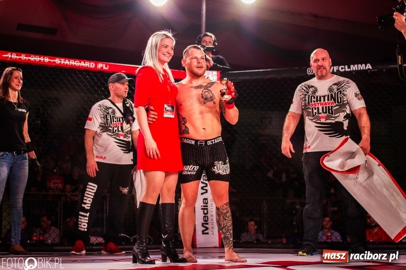 Zdjęcie w galerii na portalu naszraciborz.pl: Trzecia gala MMA w Raciborzu. Pełna Arena Rafako. Świetne walki [WIDEO i FOTO] wiadomości z regionu