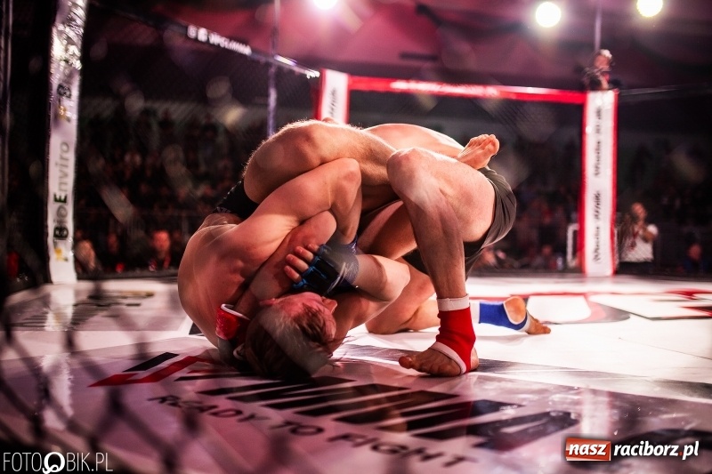 Zdjęcie w galerii na portalu naszraciborz.pl: Trzecia gala MMA w Raciborzu. Pełna Arena Rafako. Świetne walki [WIDEO i FOTO] wiadomości z regionu