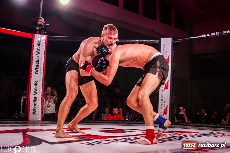 Zdjęcie w galerii na portalu naszraciborz.pl: Trzecia gala MMA w Raciborzu. Pełna Arena Rafako. Świetne walki [WIDEO i FOTO] wiadomości z regionu