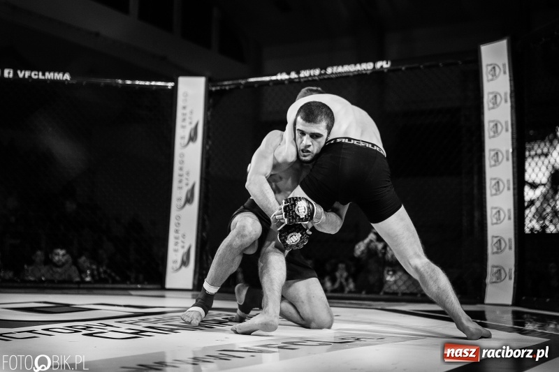 Zdjęcie w galerii na portalu naszraciborz.pl: Trzecia gala MMA w Raciborzu. Pełna Arena Rafako. Świetne walki [WIDEO i FOTO] wiadomości z regionu