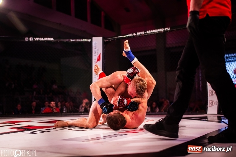 Zdjęcie w galerii na portalu naszraciborz.pl: Trzecia gala MMA w Raciborzu. Pełna Arena Rafako. Świetne walki [WIDEO i FOTO] wiadomości z regionu