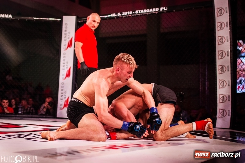 Zdjęcie w galerii na portalu naszraciborz.pl: Trzecia gala MMA w Raciborzu. Pełna Arena Rafako. Świetne walki [WIDEO i FOTO] wiadomości z regionu