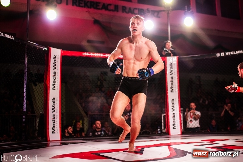 Zdjęcie w galerii na portalu naszraciborz.pl: Trzecia gala MMA w Raciborzu. Pełna Arena Rafako. Świetne walki [WIDEO i FOTO] wiadomości z regionu