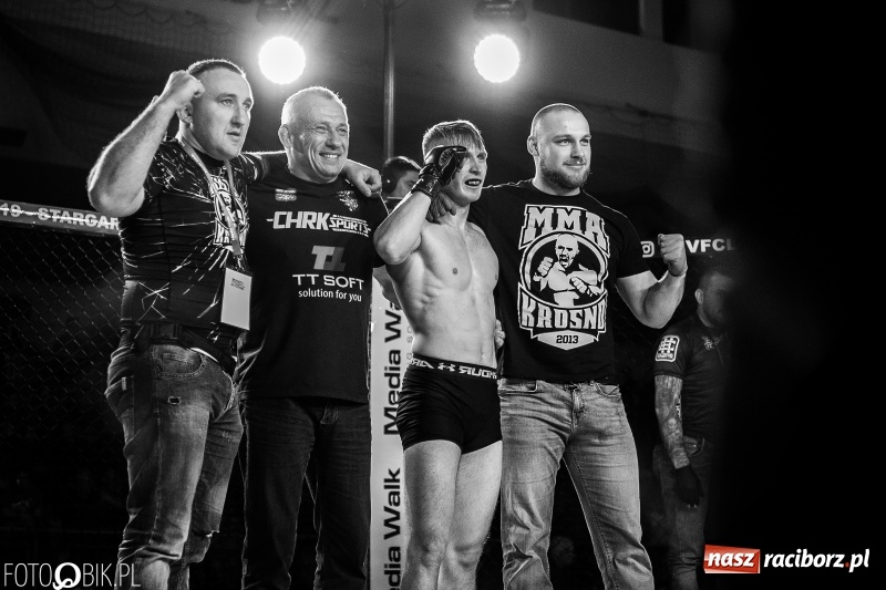 Zdjęcie w galerii na portalu naszraciborz.pl: Trzecia gala MMA w Raciborzu. Pełna Arena Rafako. Świetne walki [WIDEO i FOTO] wiadomości z regionu