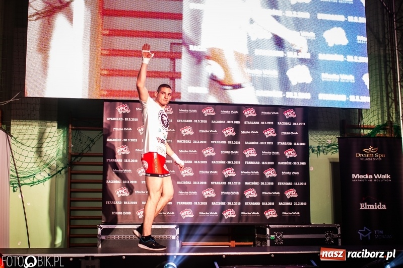 Zdjęcie w galerii na portalu naszraciborz.pl: Trzecia gala MMA w Raciborzu. Pełna Arena Rafako. Świetne walki [WIDEO i FOTO] wiadomości z regionu