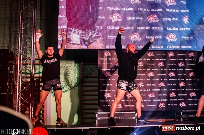 Zdjęcie w galerii na portalu naszraciborz.pl: Trzecia gala MMA w Raciborzu. Pełna Arena Rafako. Świetne walki [WIDEO i FOTO] wiadomości z regionu
