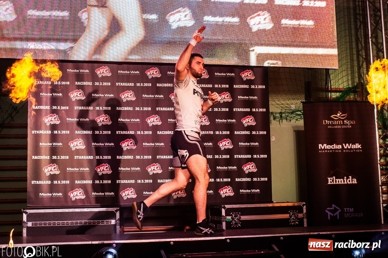 Zdjęcie w galerii na portalu naszraciborz.pl: Trzecia gala MMA w Raciborzu. Pełna Arena Rafako. Świetne walki [WIDEO i FOTO] wiadomości z regionu