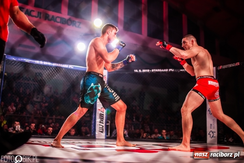 Zdjęcie w galerii na portalu naszraciborz.pl: Trzecia gala MMA w Raciborzu. Pełna Arena Rafako. Świetne walki [WIDEO i FOTO] wiadomości z regionu