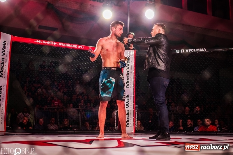 Zdjęcie w galerii na portalu naszraciborz.pl: Trzecia gala MMA w Raciborzu. Pełna Arena Rafako. Świetne walki [WIDEO i FOTO] wiadomości z regionu