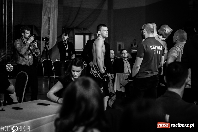 Zdjęcie w galerii na portalu naszraciborz.pl: Trzecia gala MMA w Raciborzu. Pełna Arena Rafako. Świetne walki [WIDEO i FOTO] wiadomości z regionu