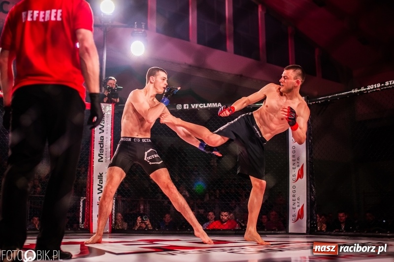 Zdjęcie w galerii na portalu naszraciborz.pl: Trzecia gala MMA w Raciborzu. Pełna Arena Rafako. Świetne walki [WIDEO i FOTO] wiadomości z regionu