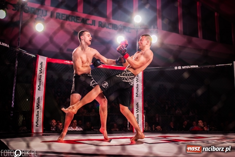 Zdjęcie w galerii na portalu naszraciborz.pl: Trzecia gala MMA w Raciborzu. Pełna Arena Rafako. Świetne walki [WIDEO i FOTO] wiadomości z regionu
