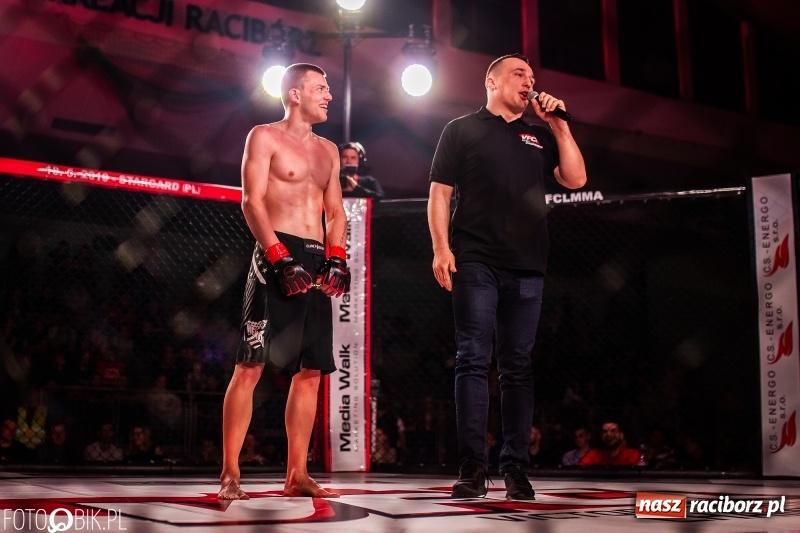 Zdjęcie w galerii na portalu naszraciborz.pl: Trzecia gala MMA w Raciborzu. Pełna Arena Rafako. Świetne walki [WIDEO i FOTO] wiadomości z regionu