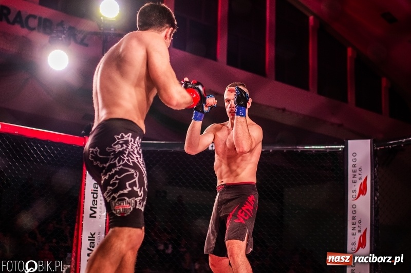 Zdjęcie w galerii na portalu naszraciborz.pl: Trzecia gala MMA w Raciborzu. Pełna Arena Rafako. Świetne walki [WIDEO i FOTO] wiadomości z regionu