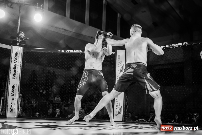 Zdjęcie w galerii na portalu naszraciborz.pl: Trzecia gala MMA w Raciborzu. Pełna Arena Rafako. Świetne walki [WIDEO i FOTO] wiadomości z regionu