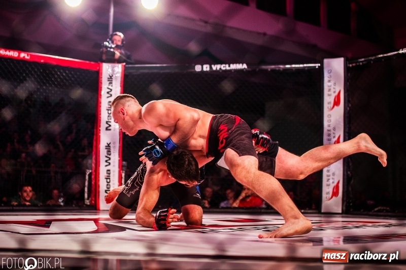 Zdjęcie w galerii na portalu naszraciborz.pl: Trzecia gala MMA w Raciborzu. Pełna Arena Rafako. Świetne walki [WIDEO i FOTO] wiadomości z regionu