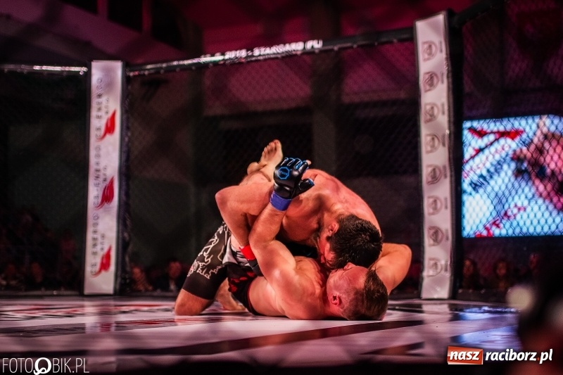 Zdjęcie w galerii na portalu naszraciborz.pl: Trzecia gala MMA w Raciborzu. Pełna Arena Rafako. Świetne walki [WIDEO i FOTO] wiadomości z regionu