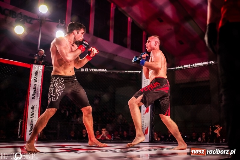 Zdjęcie w galerii na portalu naszraciborz.pl: Trzecia gala MMA w Raciborzu. Pełna Arena Rafako. Świetne walki [WIDEO i FOTO] wiadomości z regionu