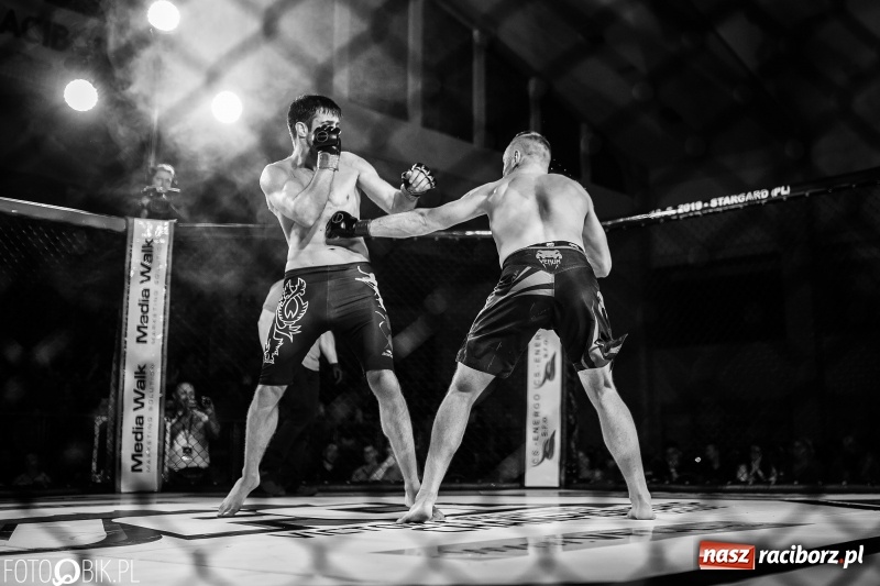 Zdjęcie w galerii na portalu naszraciborz.pl: Trzecia gala MMA w Raciborzu. Pełna Arena Rafako. Świetne walki [WIDEO i FOTO] wiadomości z regionu