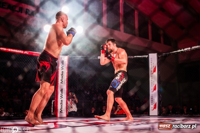 Zdjęcie w galerii na portalu naszraciborz.pl: Trzecia gala MMA w Raciborzu. Pełna Arena Rafako. Świetne walki [WIDEO i FOTO] wiadomości z regionu