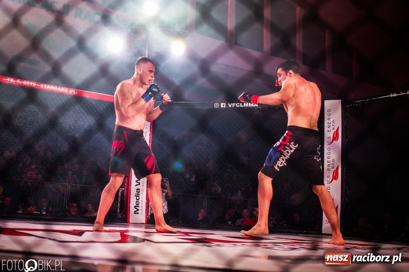 Zdjęcie w galerii na portalu naszraciborz.pl: Trzecia gala MMA w Raciborzu. Pełna Arena Rafako. Świetne walki [WIDEO i FOTO] wiadomości z regionu