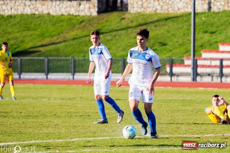 Zdjęcie w galerii na portalu naszraciborz.pl: Kuźnia z Ustronia zlała raciborską Unię wiadomości z regionu