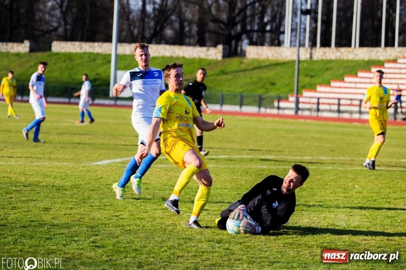 Zdjęcie w galerii na portalu naszraciborz.pl: Kuźnia z Ustronia zlała raciborską Unię wiadomości z regionu