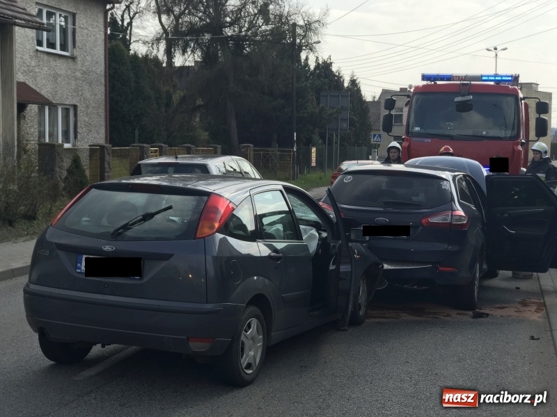 Zdjęcie w galerii na portalu naszraciborz.pl: Zderzenie dwóch pojazdów w Markowicach [FOTO]  wiadomości z regionu