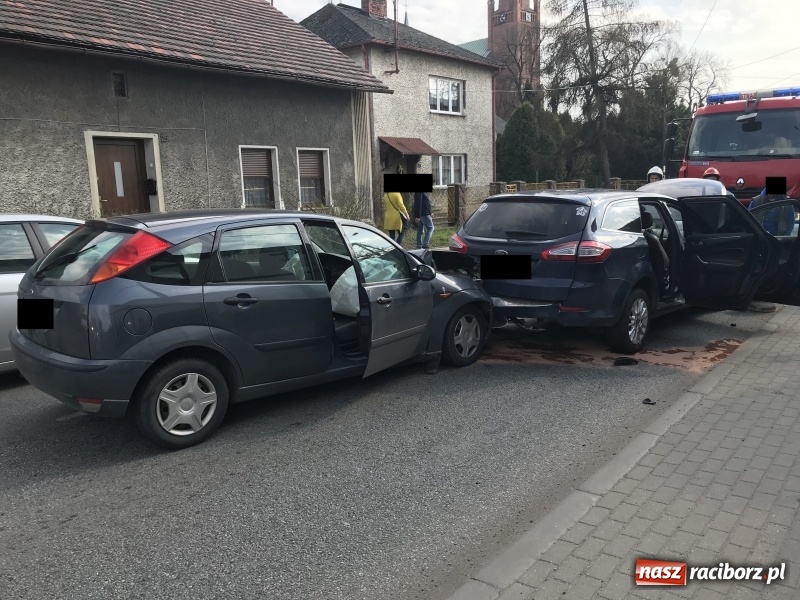 Zdjęcie w galerii na portalu naszraciborz.pl: Zderzenie dwóch pojazdów w Markowicach [FOTO]  wiadomości z regionu
