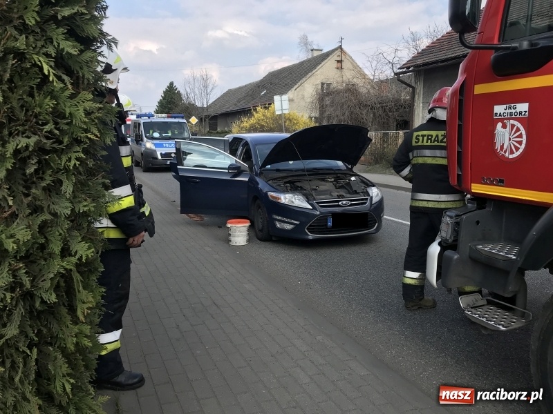 Zdjęcie w galerii na portalu naszraciborz.pl: Zderzenie dwóch pojazdów w Markowicach [FOTO]  wiadomości z regionu