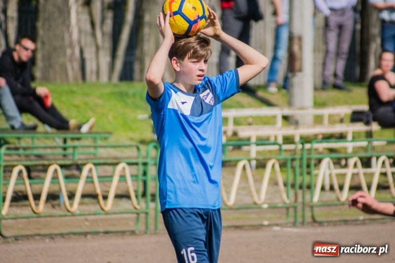 Zdjęcie w galerii na portalu naszraciborz.pl: Trampkarze Unii nie zdobyli Częstochowy wiadomości z regionu