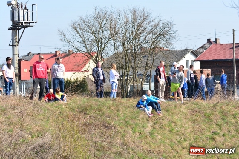 Zdjęcie w galerii na portalu naszraciborz.pl: Sporo emocji i dachowanie na trasie Rajdu o Puchar Burmistrza Kuźni Racborskiej  wiadomości z regionu