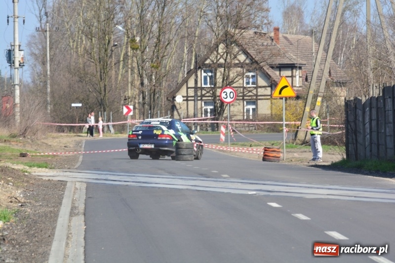 Zdjęcie w galerii na portalu naszraciborz.pl: Sporo emocji i dachowanie na trasie Rajdu o Puchar Burmistrza Kuźni Racborskiej  wiadomości z regionu