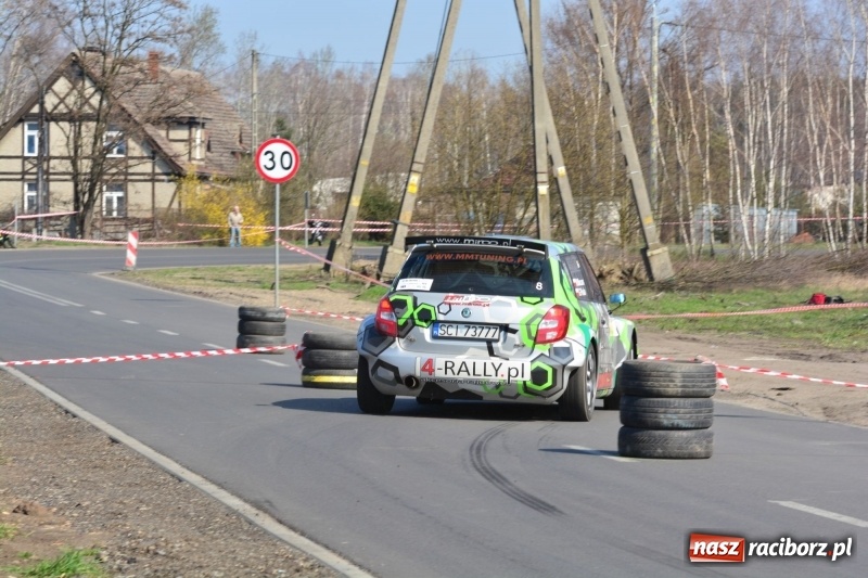 Zdjęcie w galerii na portalu naszraciborz.pl: Sporo emocji i dachowanie na trasie Rajdu o Puchar Burmistrza Kuźni Racborskiej  wiadomości z regionu