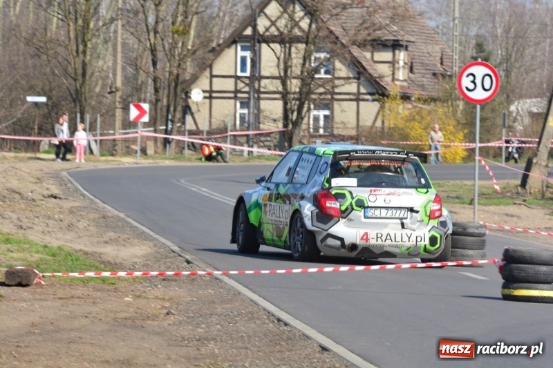 Zdjęcie w galerii na portalu naszraciborz.pl: Sporo emocji i dachowanie na trasie Rajdu o Puchar Burmistrza Kuźni Racborskiej  wiadomości z regionu