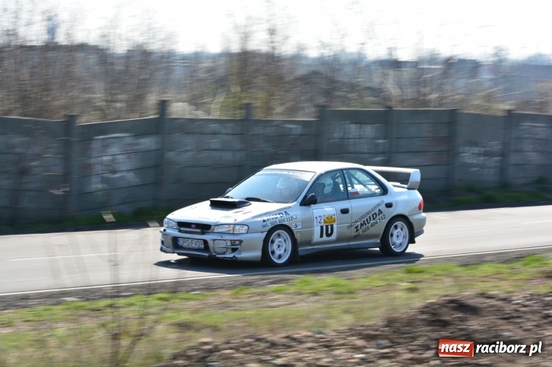 Zdjęcie w galerii na portalu naszraciborz.pl: Sporo emocji i dachowanie na trasie Rajdu o Puchar Burmistrza Kuźni Racborskiej  wiadomości z regionu