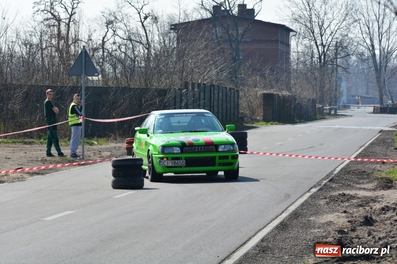 Zdjęcie w galerii na portalu naszraciborz.pl: Sporo emocji i dachowanie na trasie Rajdu o Puchar Burmistrza Kuźni Racborskiej  wiadomości z regionu