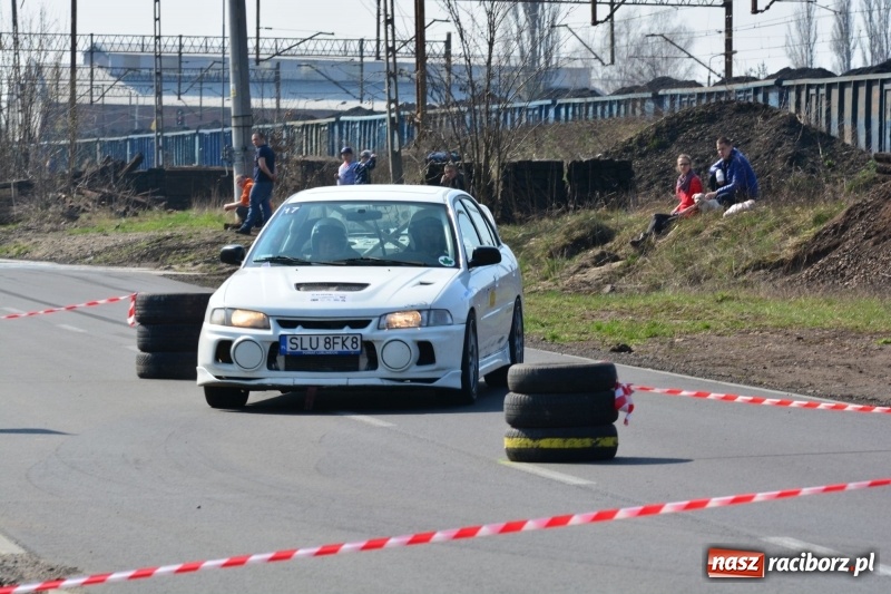 Zdjęcie w galerii na portalu naszraciborz.pl: Sporo emocji i dachowanie na trasie Rajdu o Puchar Burmistrza Kuźni Racborskiej  wiadomości z regionu