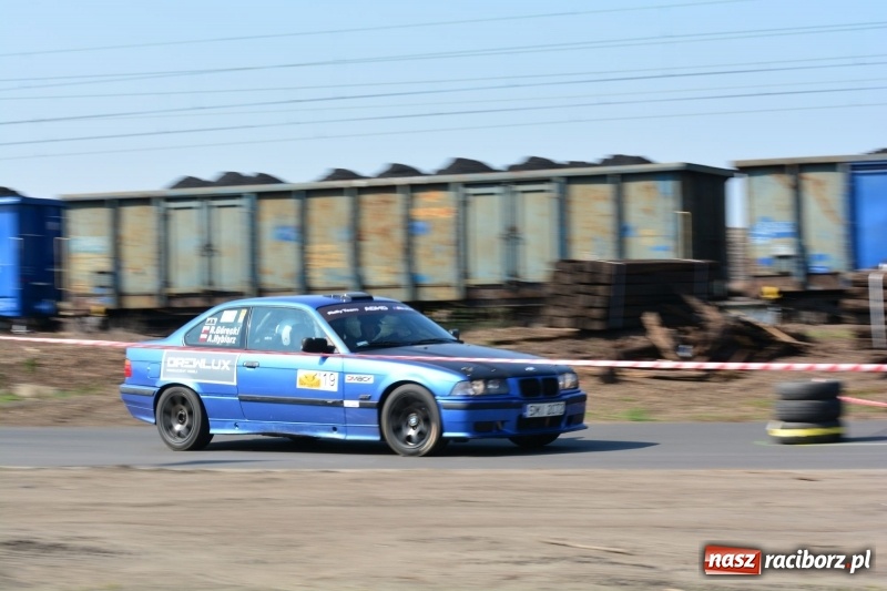 Zdjęcie w galerii na portalu naszraciborz.pl: Sporo emocji i dachowanie na trasie Rajdu o Puchar Burmistrza Kuźni Racborskiej  wiadomości z regionu