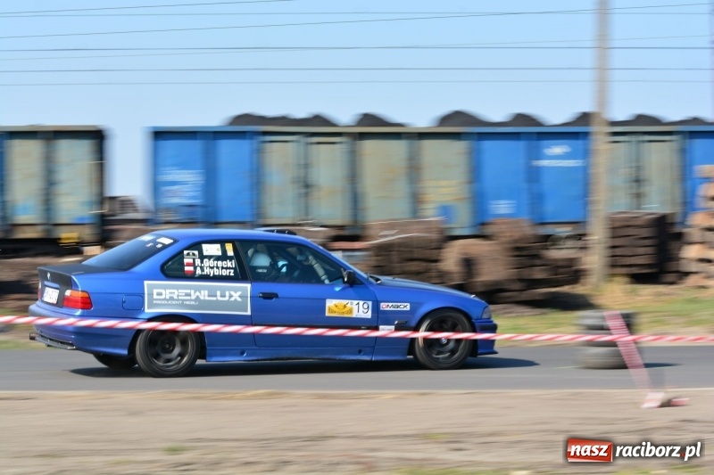 Zdjęcie w galerii na portalu naszraciborz.pl: Sporo emocji i dachowanie na trasie Rajdu o Puchar Burmistrza Kuźni Racborskiej  wiadomości z regionu