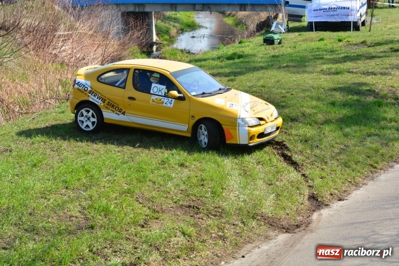 Zdjęcie w galerii na portalu naszraciborz.pl: Sporo emocji i dachowanie na trasie Rajdu o Puchar Burmistrza Kuźni Racborskiej  wiadomości z regionu