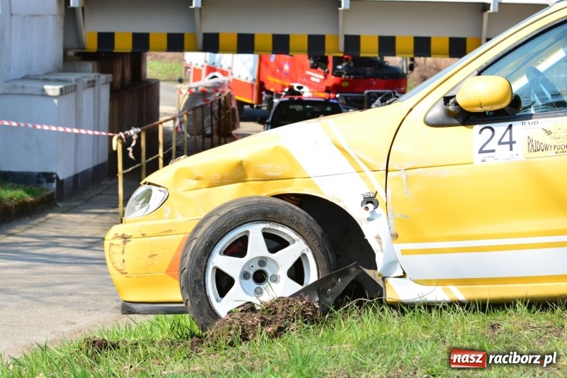 Zdjęcie w galerii na portalu naszraciborz.pl: Sporo emocji i dachowanie na trasie Rajdu o Puchar Burmistrza Kuźni Racborskiej  wiadomości z regionu