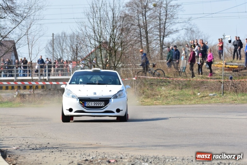 Zdjęcie w galerii na portalu naszraciborz.pl: Sporo emocji i dachowanie na trasie Rajdu o Puchar Burmistrza Kuźni Racborskiej  wiadomości z regionu