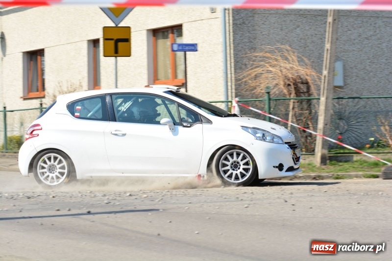 Zdjęcie w galerii na portalu naszraciborz.pl: Sporo emocji i dachowanie na trasie Rajdu o Puchar Burmistrza Kuźni Racborskiej  wiadomości z regionu