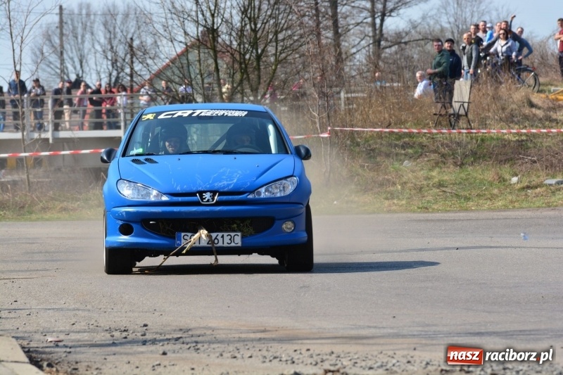 Zdjęcie w galerii na portalu naszraciborz.pl: Sporo emocji i dachowanie na trasie Rajdu o Puchar Burmistrza Kuźni Racborskiej  wiadomości z regionu