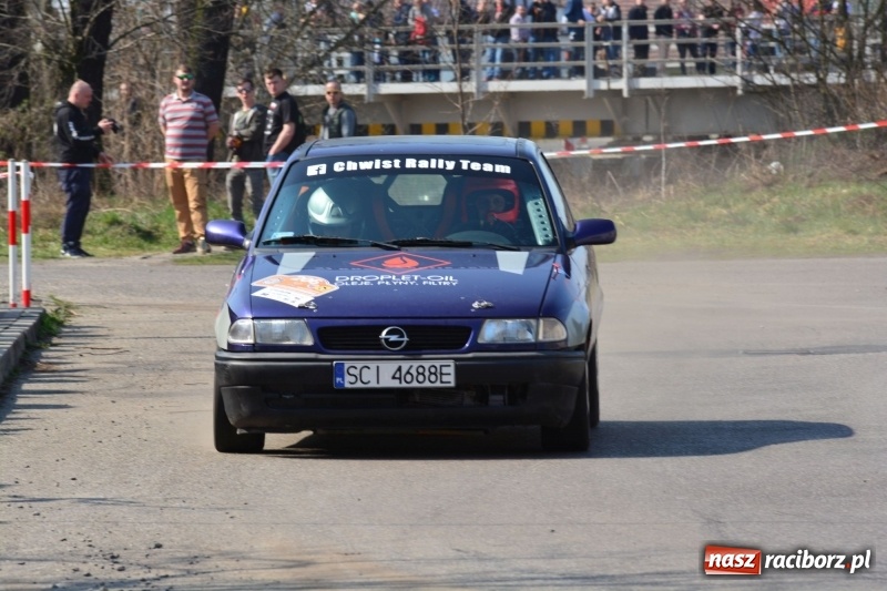 Zdjęcie w galerii na portalu naszraciborz.pl: Sporo emocji i dachowanie na trasie Rajdu o Puchar Burmistrza Kuźni Racborskiej  wiadomości z regionu