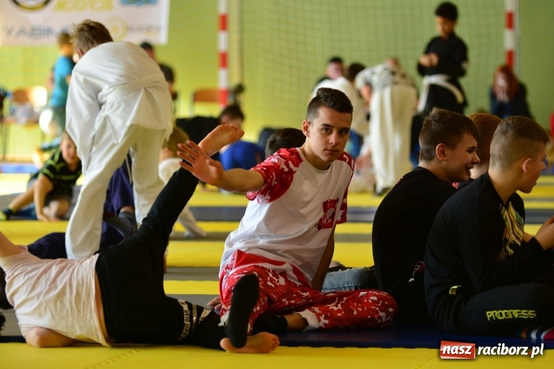 Zdjęcie w galerii na portalu naszraciborz.pl: Ju-Jitsu sportowe królowało dziś w Kuźni Raciborskiej wiadomości z regionu