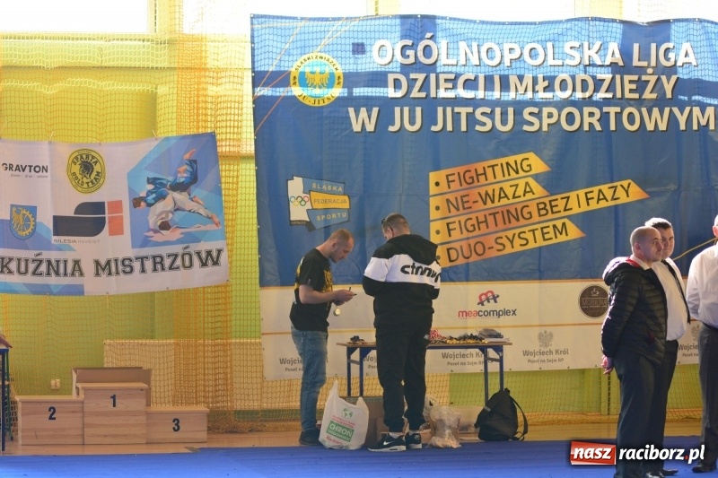 Zdjęcie w galerii na portalu naszraciborz.pl: Ju-Jitsu sportowe królowało dziś w Kuźni Raciborskiej wiadomości z regionu