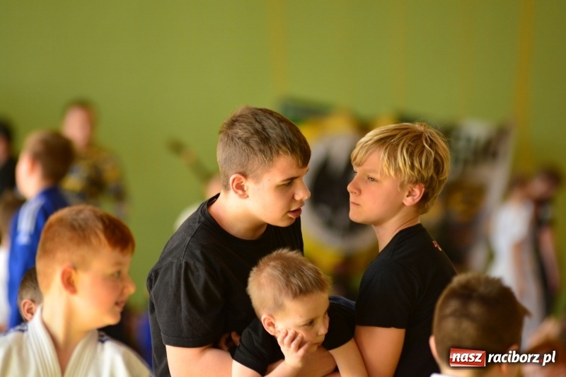 Zdjęcie w galerii na portalu naszraciborz.pl: Ju-Jitsu sportowe królowało dziś w Kuźni Raciborskiej wiadomości z regionu